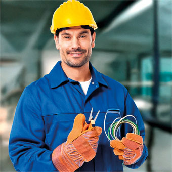 Außenanlagenpflege in Berlin – saubere Wege, gepflegte Grünflächen und einladende Eingangsbereiche durch SMG Gebäudeservice